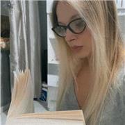 Docente di Italiano Storia e Geografia impartisce lezioni per bambini e ragazzi di scuole elementari, medie e superiori